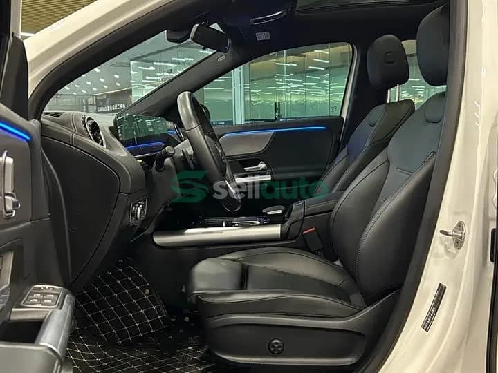 Mercedes-Benz GLA 2023 10