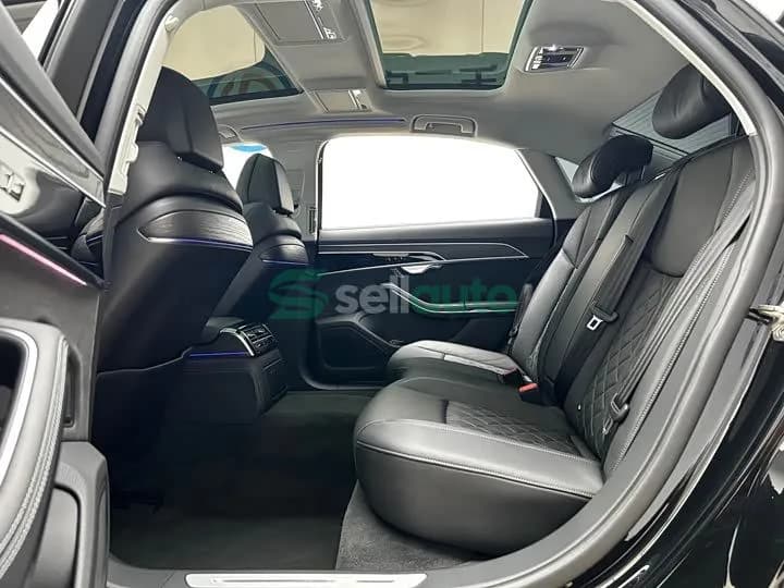 Audi A8 2023 10