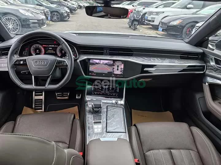 Audi A7L 2025 10