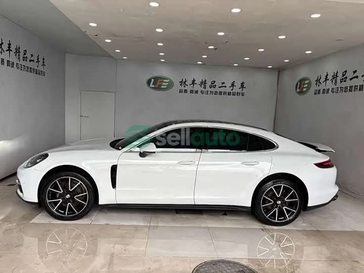 Porsche Panamera 2021 4