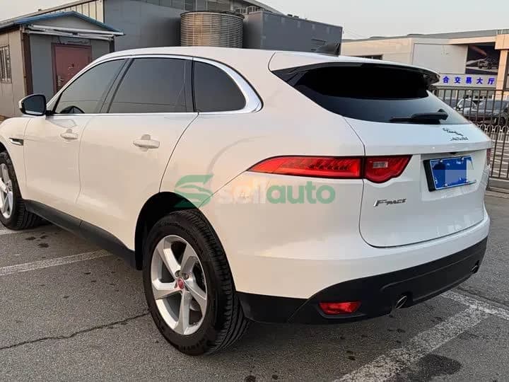 Jaguar F-PACE 2021 3