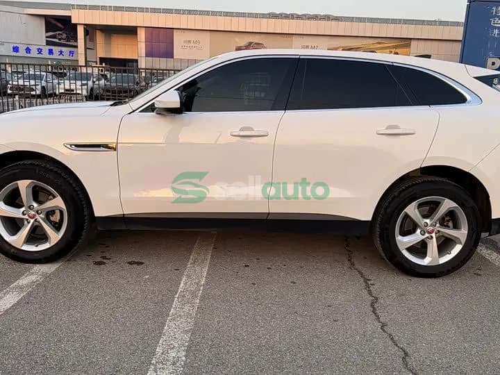Jaguar F-PACE 2021 5