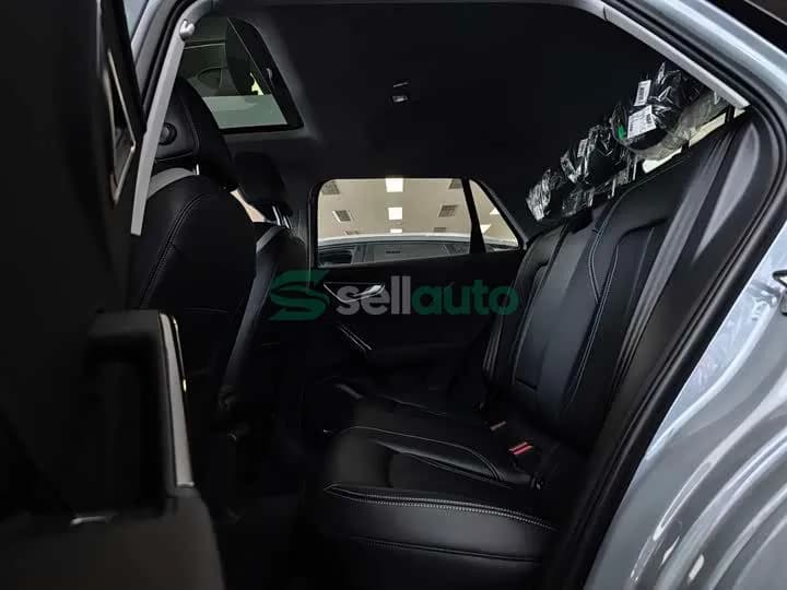Audi Q2L 2026 11