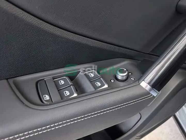 Audi Q2L 2026 4