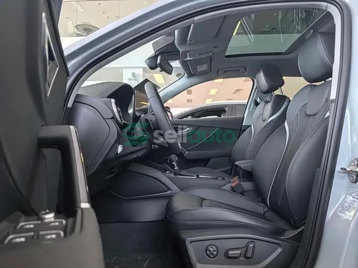 Audi Q2L 2026 5