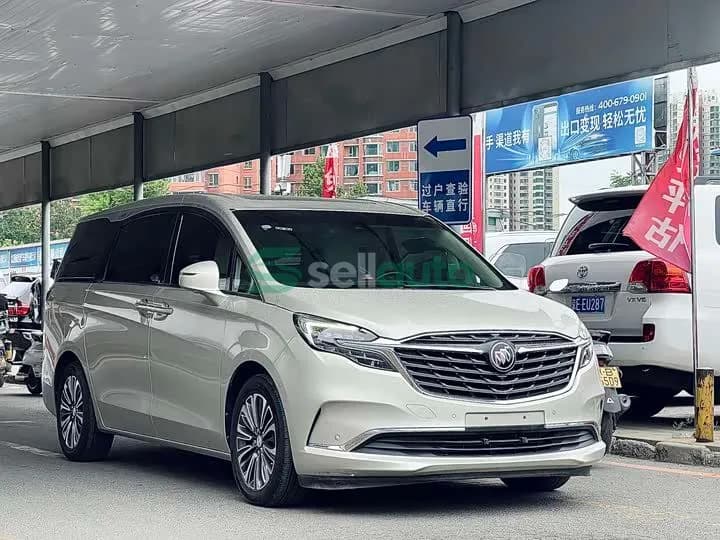 Buick GL8 2021 1