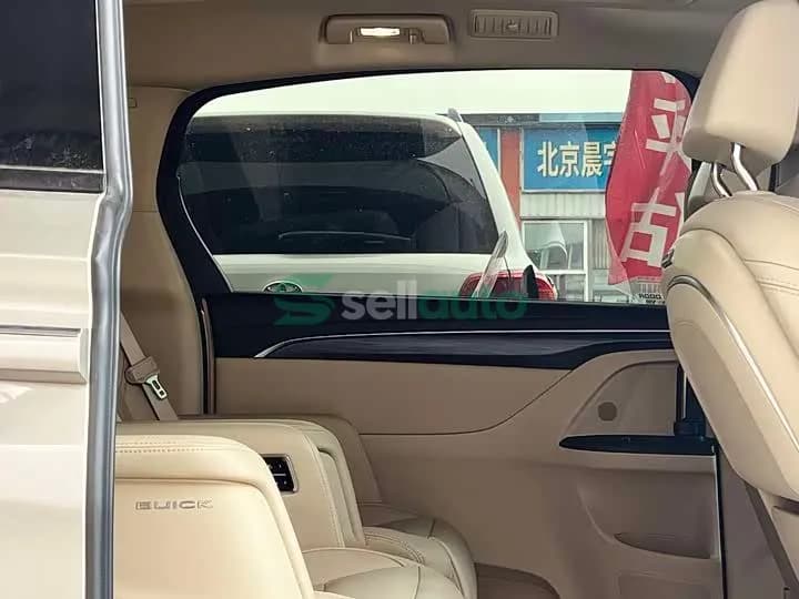 Buick GL8 2021 10