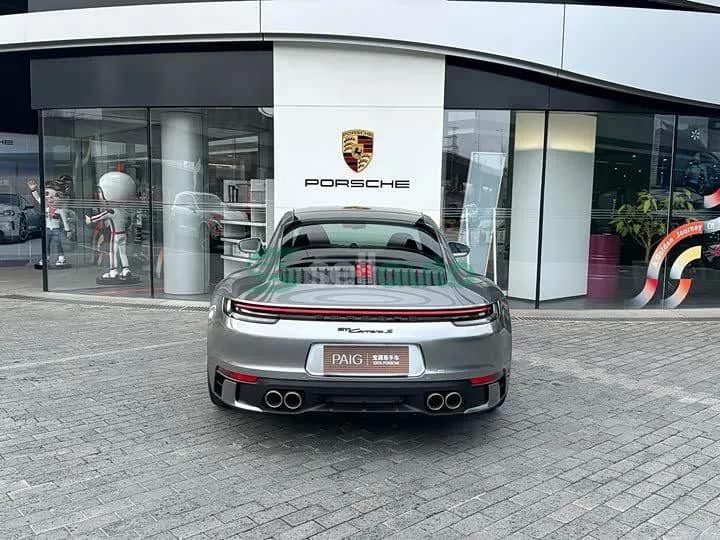 Porsche 911 2023 8