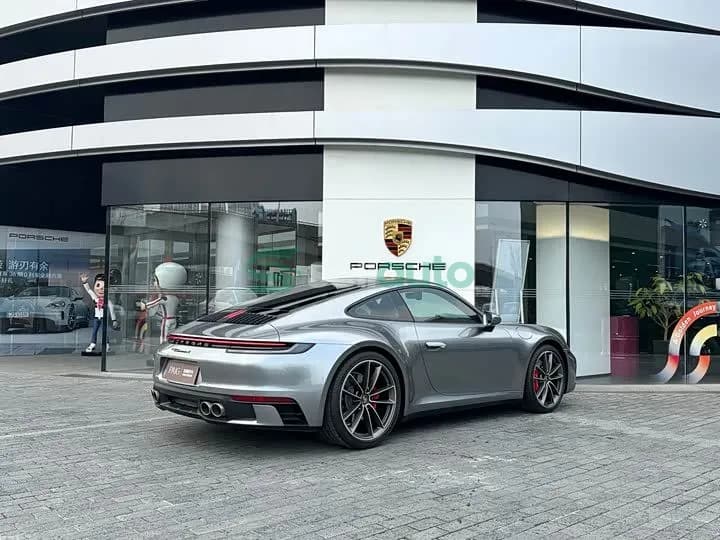 Porsche 911 2023 10