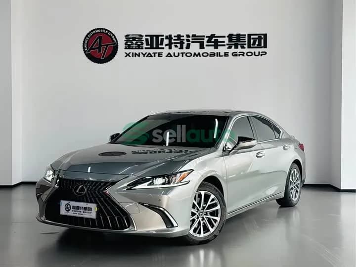 Lexus ES 2023