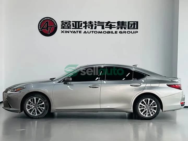 Lexus ES 2023 5