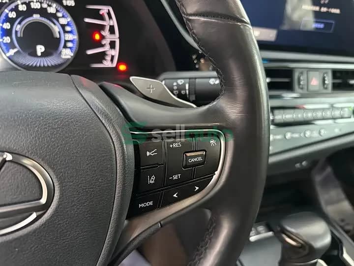 Lexus ES 2023 8