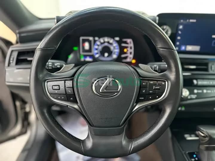 Lexus ES 2023 9