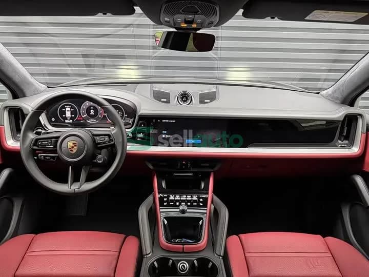 Porsche Cayenne 2024 8