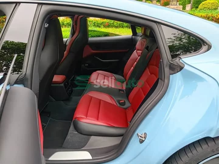 Porsche Taycan 2021 12