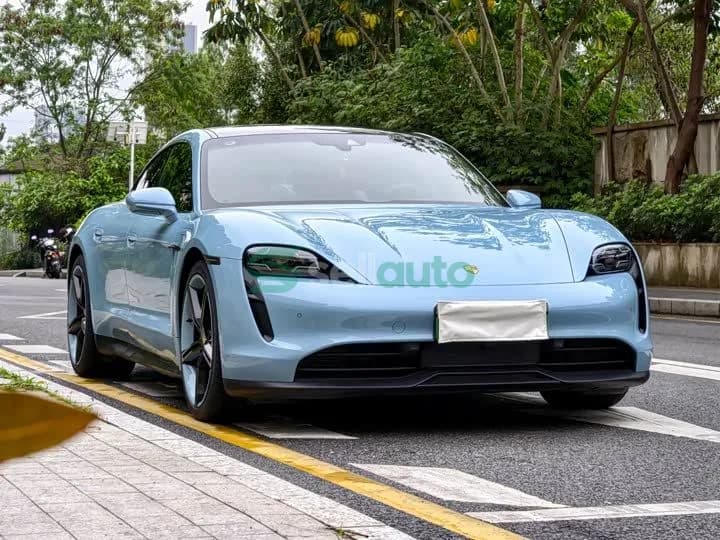 Porsche Taycan 2021 3