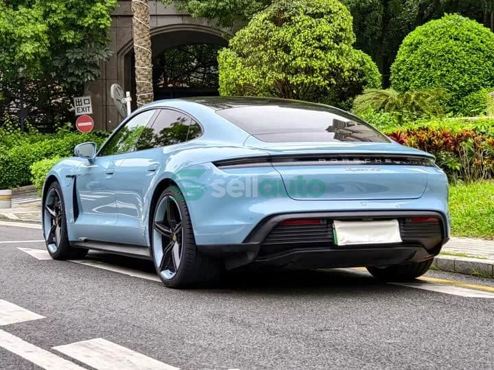 Porsche Taycan 2021 4