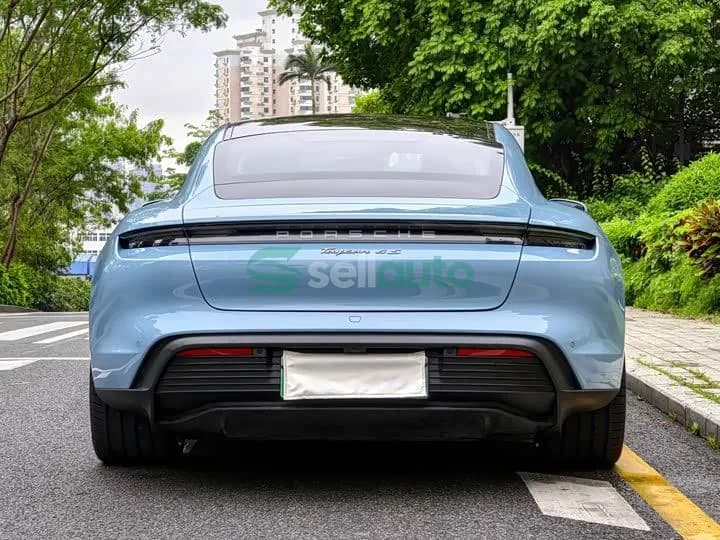 Porsche Taycan 2021 5
