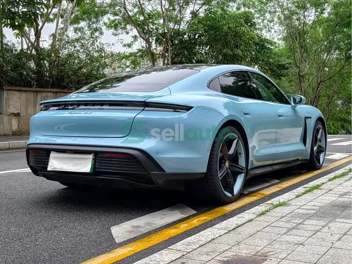 Porsche Taycan 2021 6