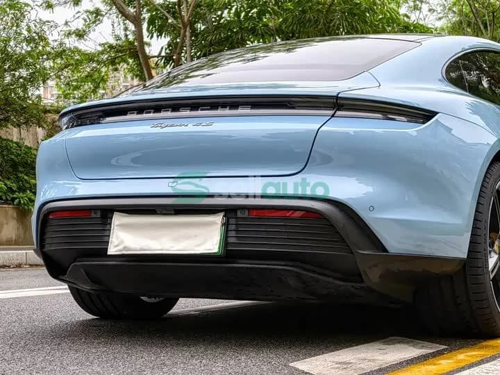 Porsche Taycan 2021 7