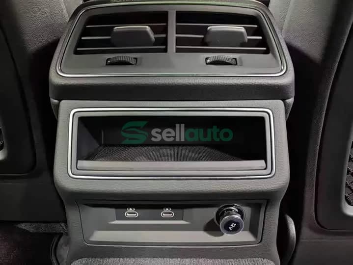 Audi A6L 2022 12