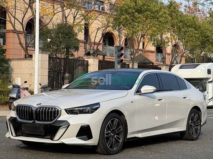 BMW 5 2024 3