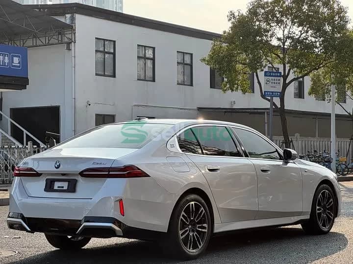 BMW 5 2024 4