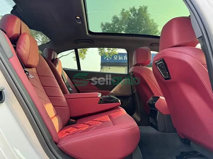 BMW 5 2024 10
