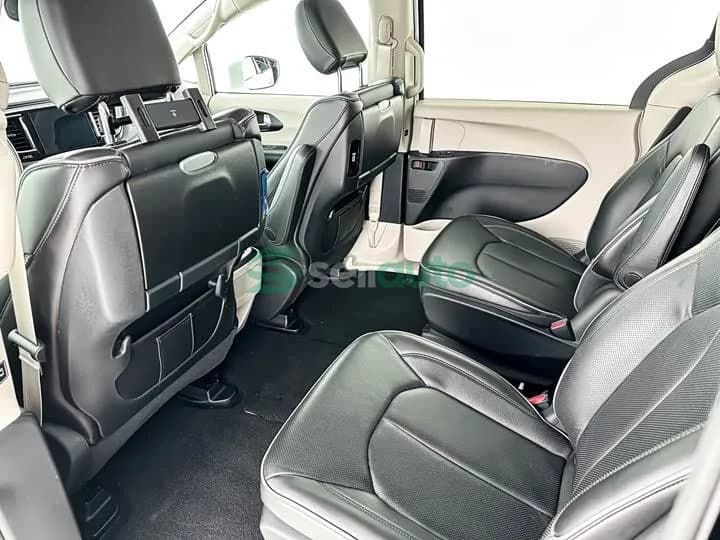 Mercedes-Benz PHEV 2025 11