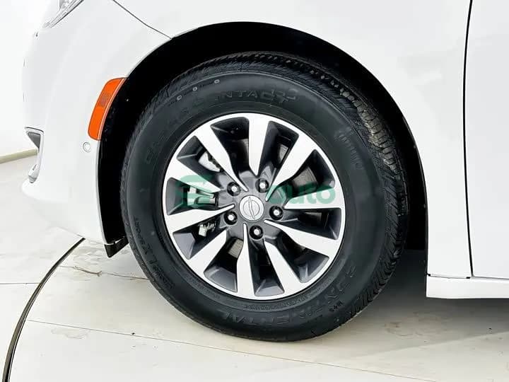 Mercedes-Benz PHEV 2025 5