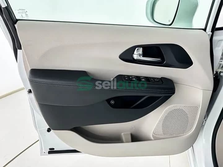 Mercedes-Benz PHEV 2025 9