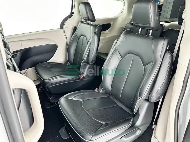 Mercedes-Benz PHEV 2025 10