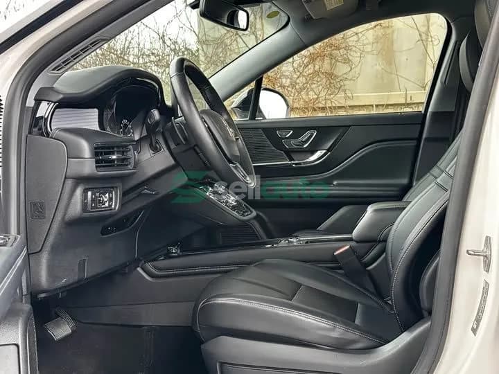Lincoln Adventurer 2021 6