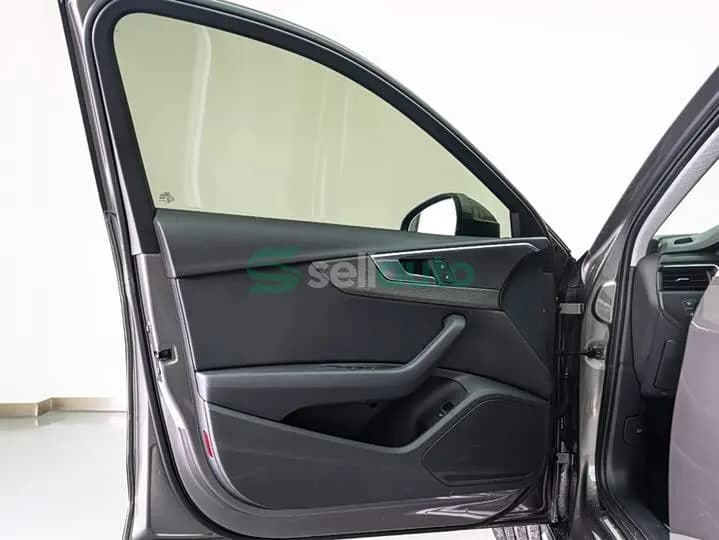 Audi A4 2021 10
