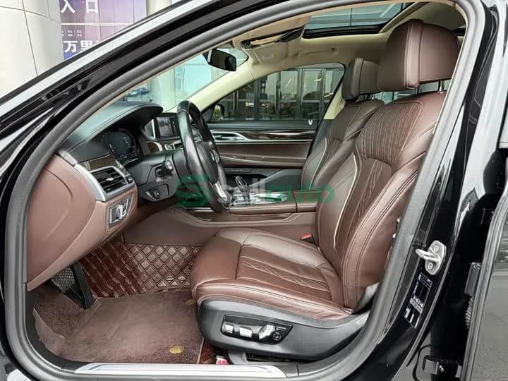 BMW 7 2021 6