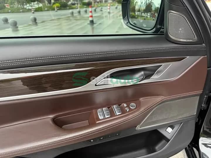 BMW 7 2021 10