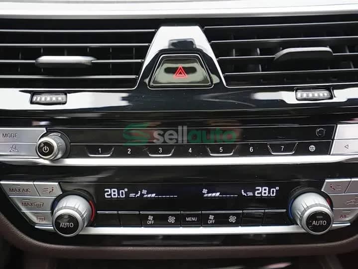 BMW 5 2023 10