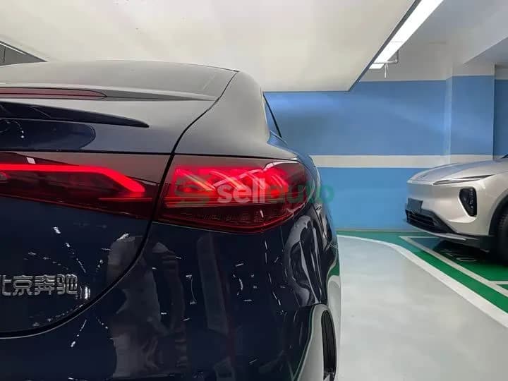 Mercedes-Benz EQE 2023 9