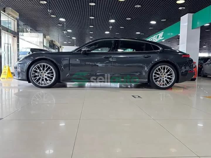 Porsche Panamera 2024 4
