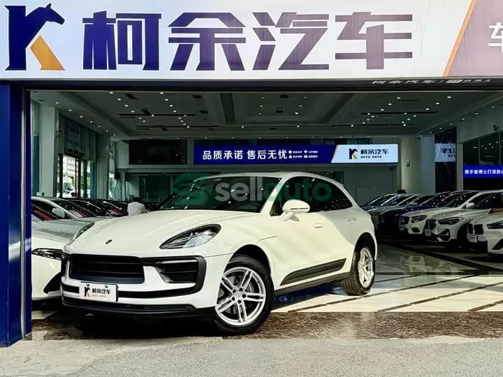Porsche Macan 2024 1