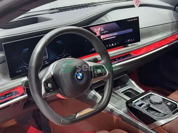 BMW i7 2023 11