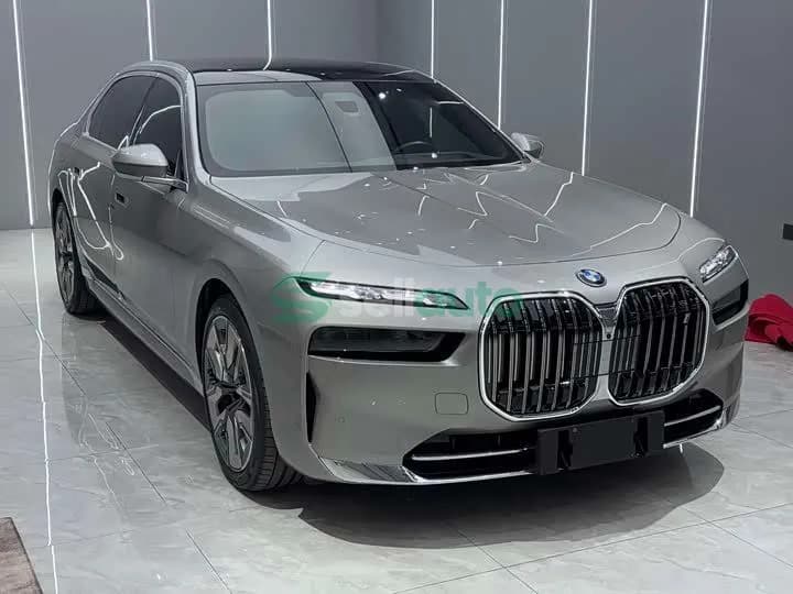 BMW i7 2023 3