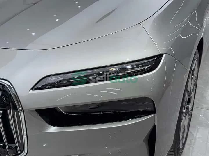 BMW i7 2023 4