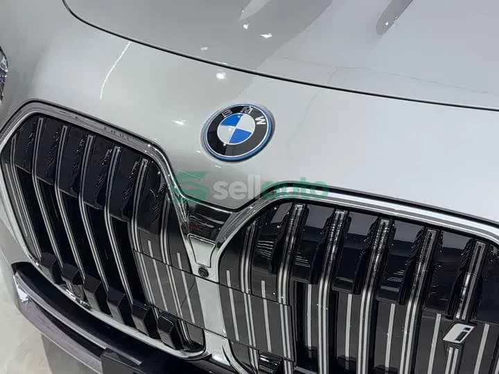 BMW i7 2023 6