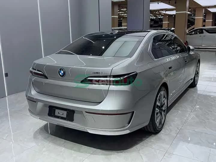 BMW i7 2023 9