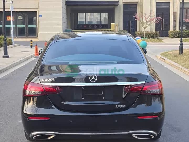 Mercedes-Benz E 2022 8
