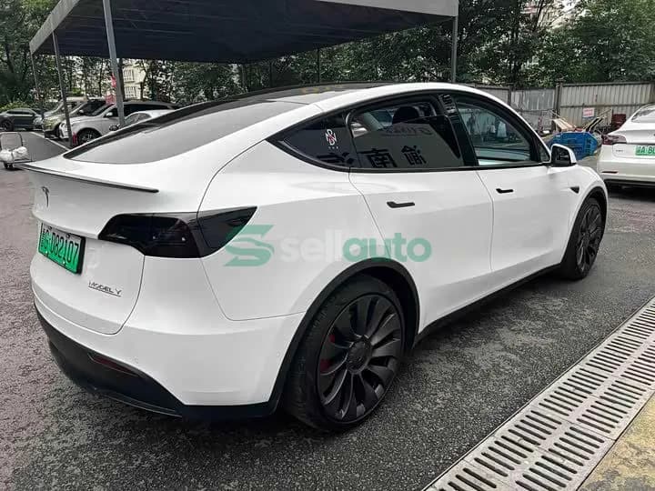 Tesla Model Y 2022 6