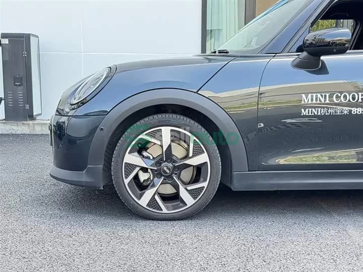 BMW MINI 2024 2