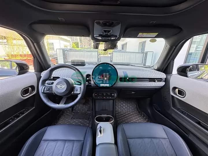BMW MINI 2024 12