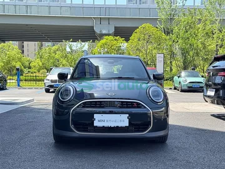 BMW MINI 2024 6